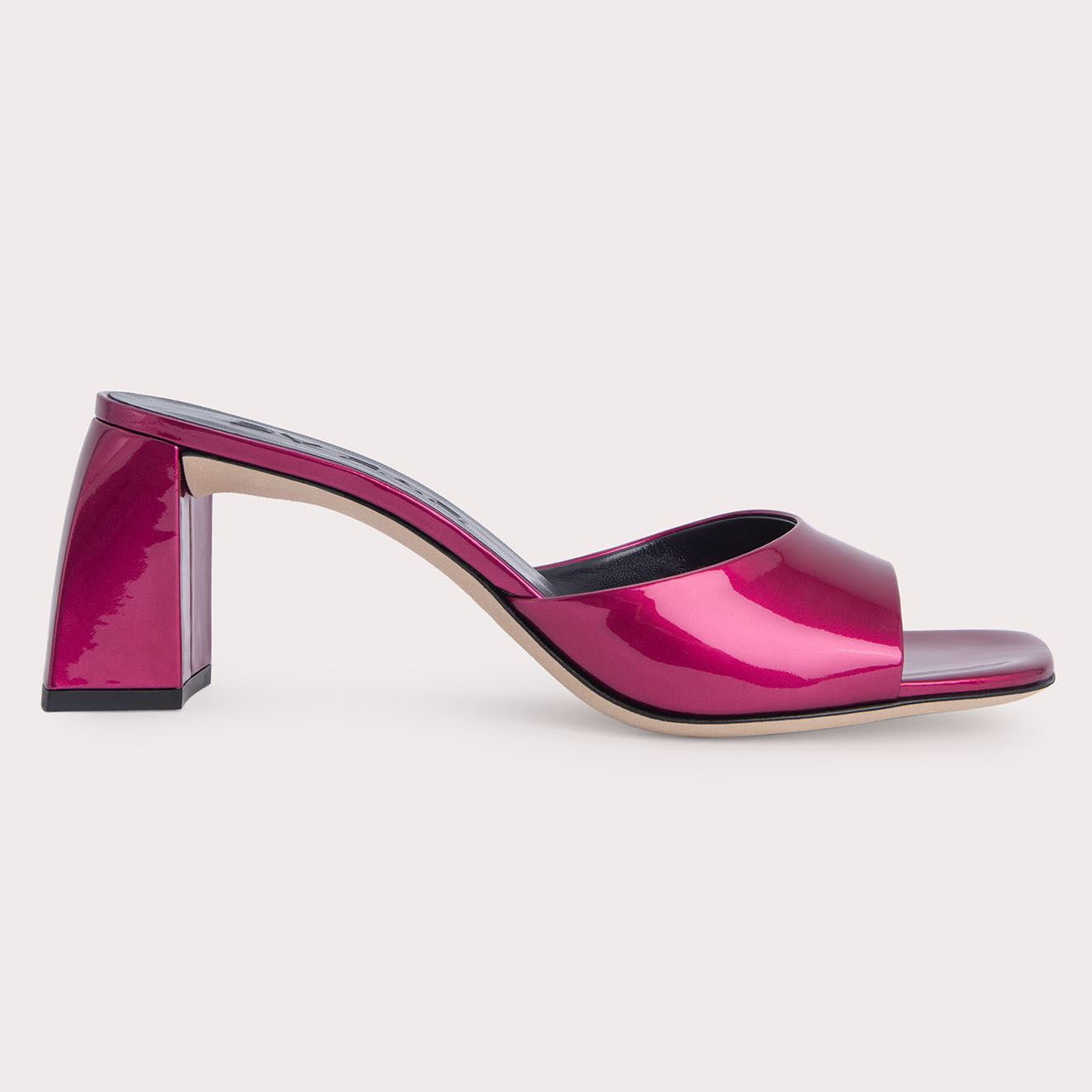 By Far Mules en Cuir verni Romy fuchsia - Talon 7 cm