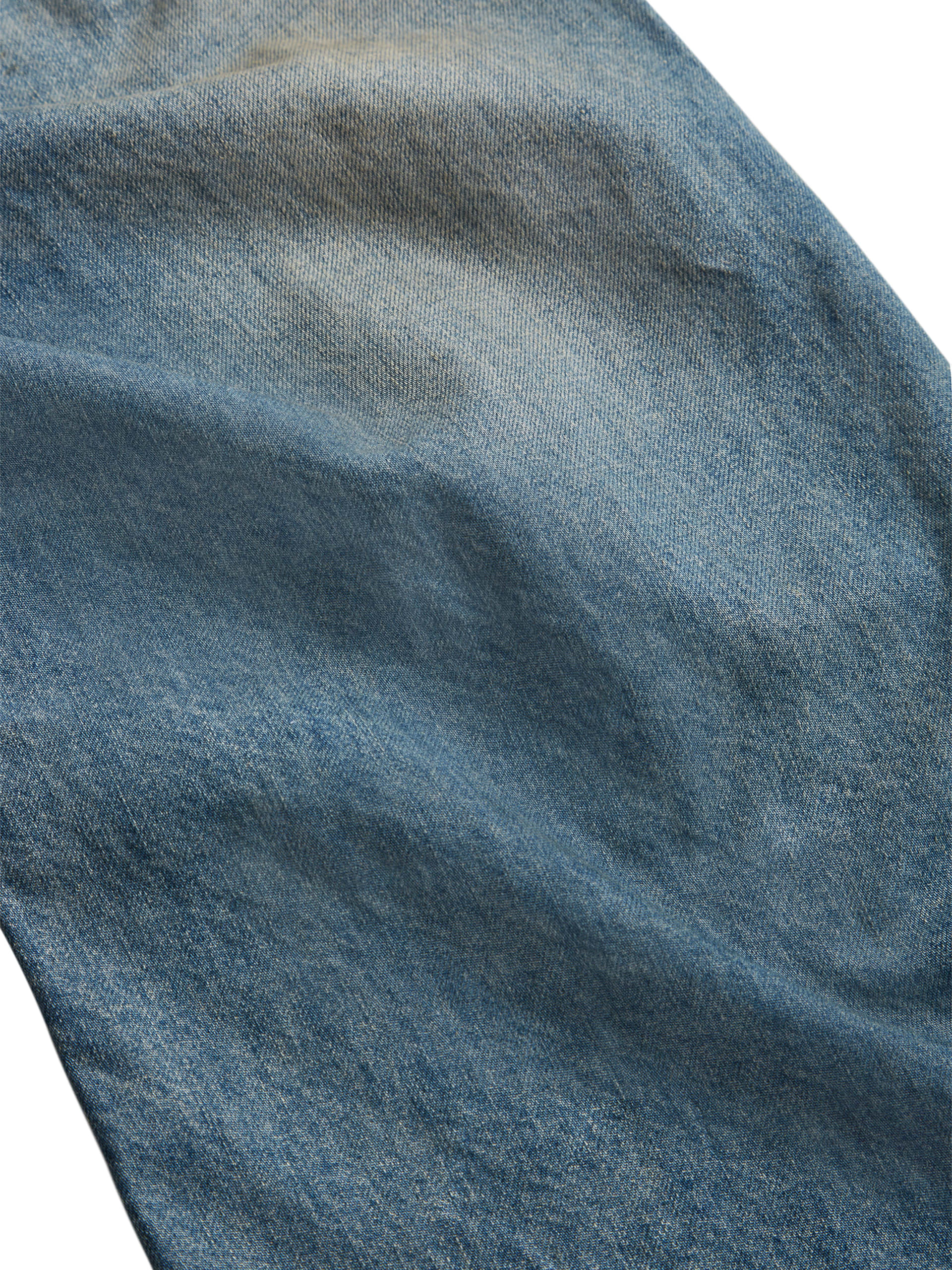 calças jeans de cintura baixa e pernas largas