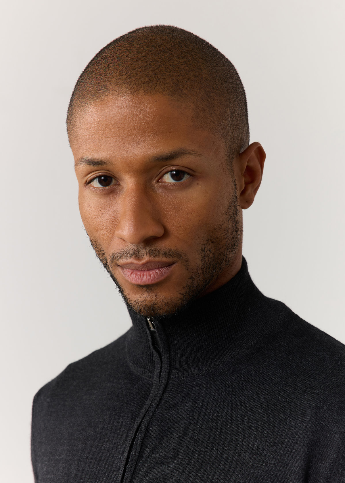 Gilet zippé en laine Mérinos mélangée unie anthracite