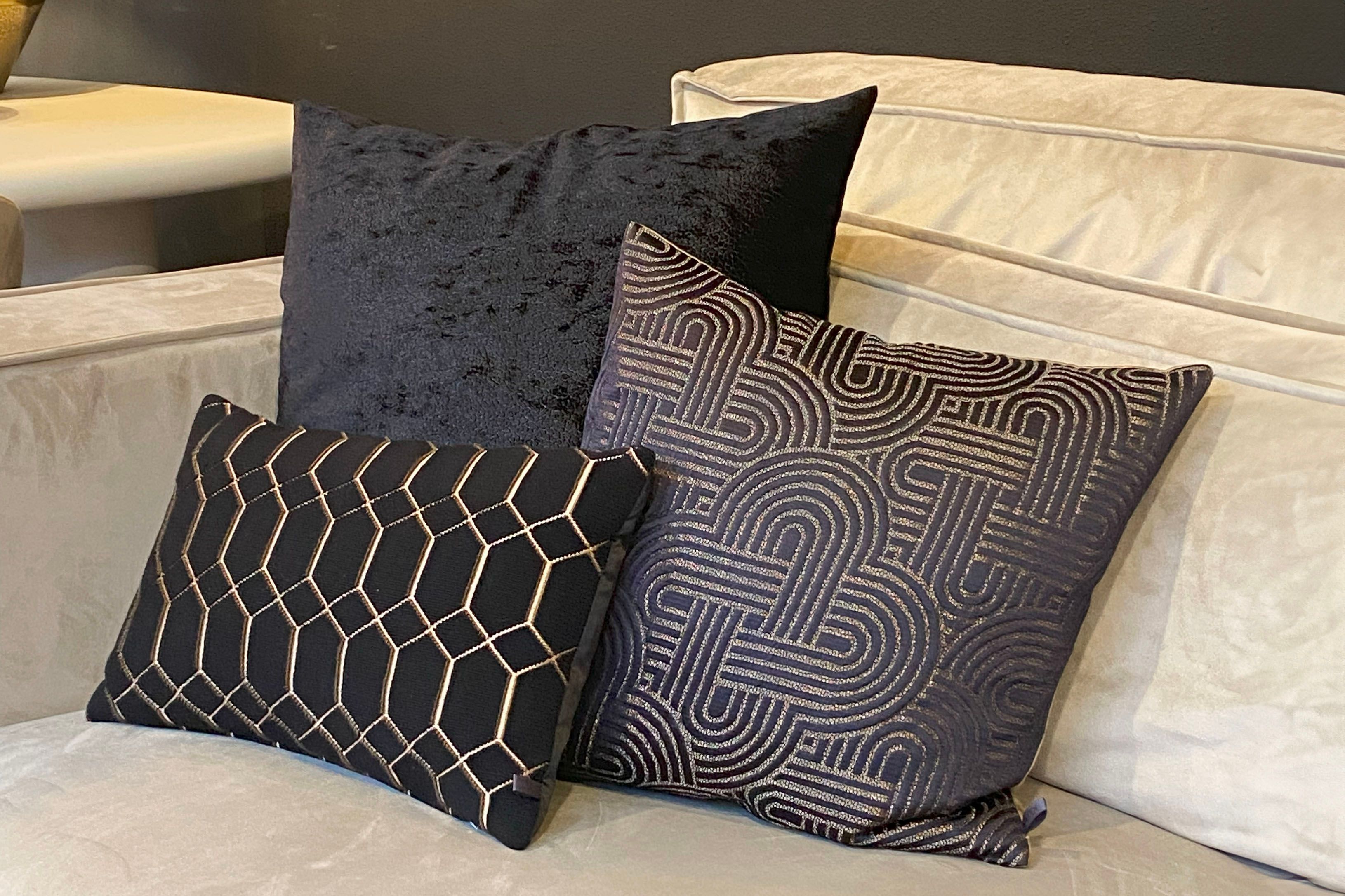Sierkussen Black-Gold Petter   | Claudi