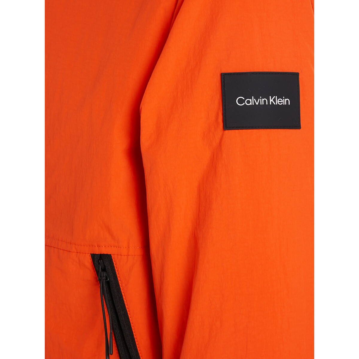 CALVIN KLEIN<br>Jaqueta de plumas com capuz e efeito amassado