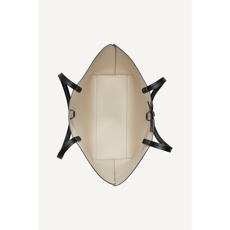 DKNY<br>Shopper Nicole
