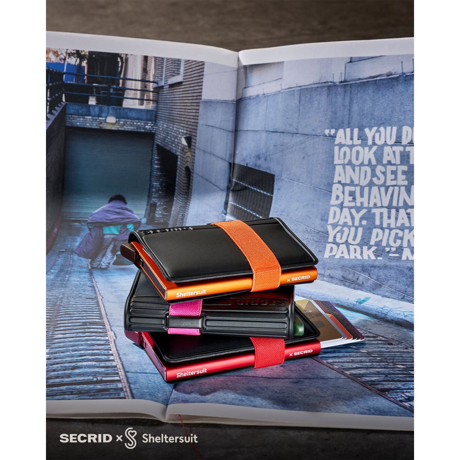Secrid x Sheltersuit Bandwallet TPU black-fuchsia