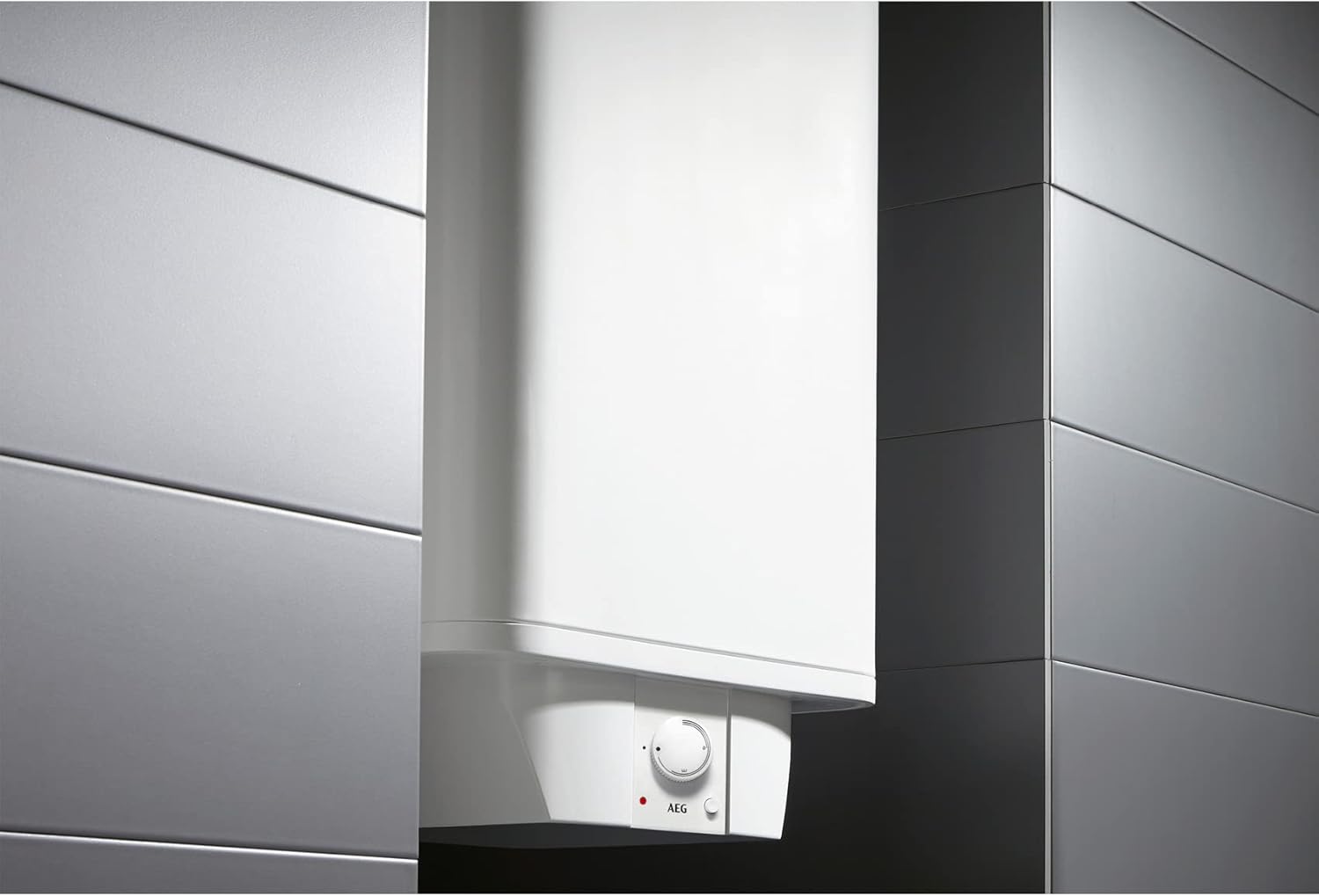 AEG Wandspeicher DEM 30 Basis, Warmwasserboiler 30 Liter, stufenlose Temperaturwahl, Schnellaufheiztaste, 230 V mit Stecker, VDE geprüft, 234196