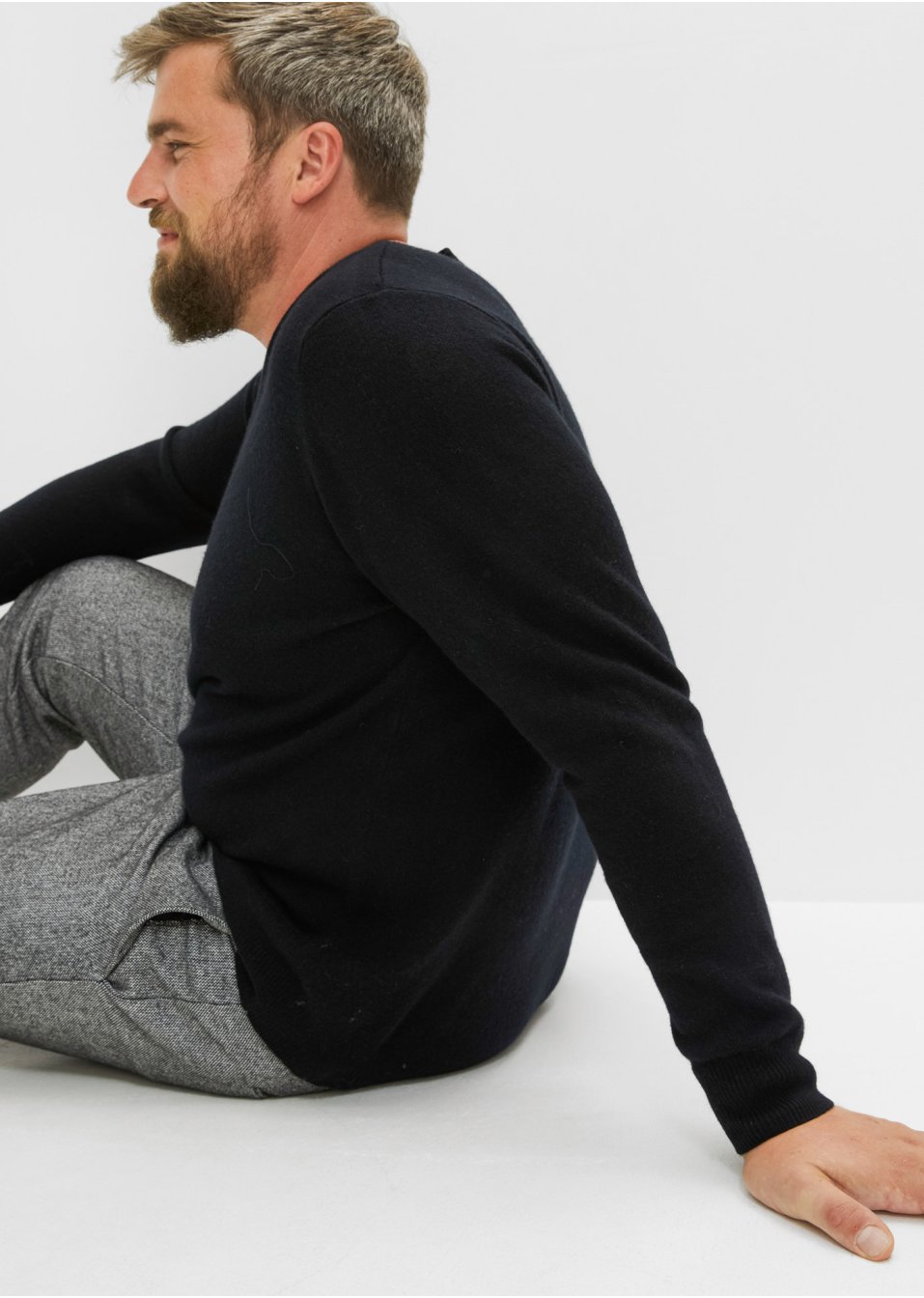 Pull en laine avec teneur en Good Cashmere Standard®, col V