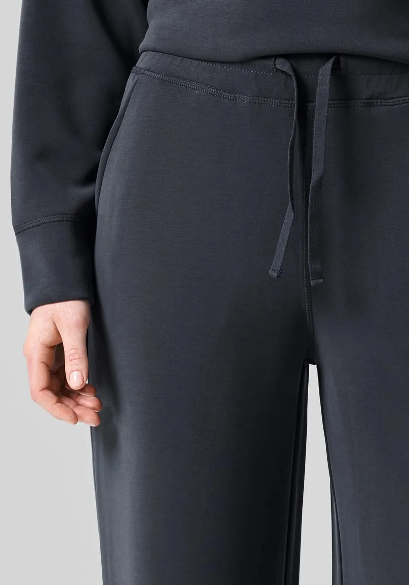 Casall Peachy Straight Leg Jogger Almost Black