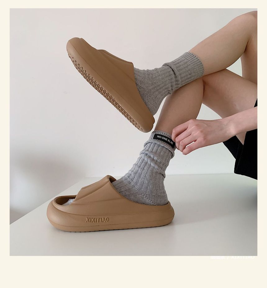 Dalli Daisy - Pantoffels met plateauzool en letters