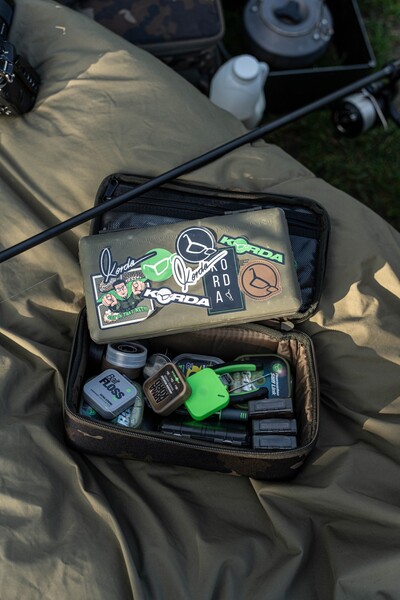 Trousse de Pêche Korda Compac Tackle Pouch Dark Kamo