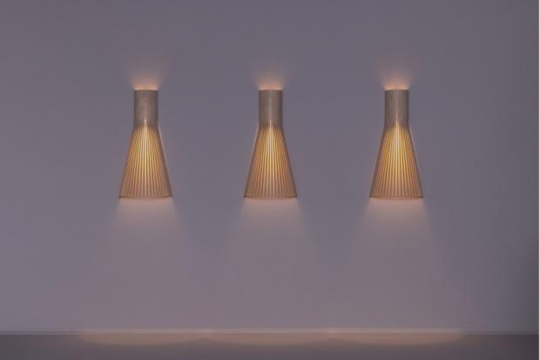 Secto Design Secto 4231 wandlamp met wandbevestiging zwart