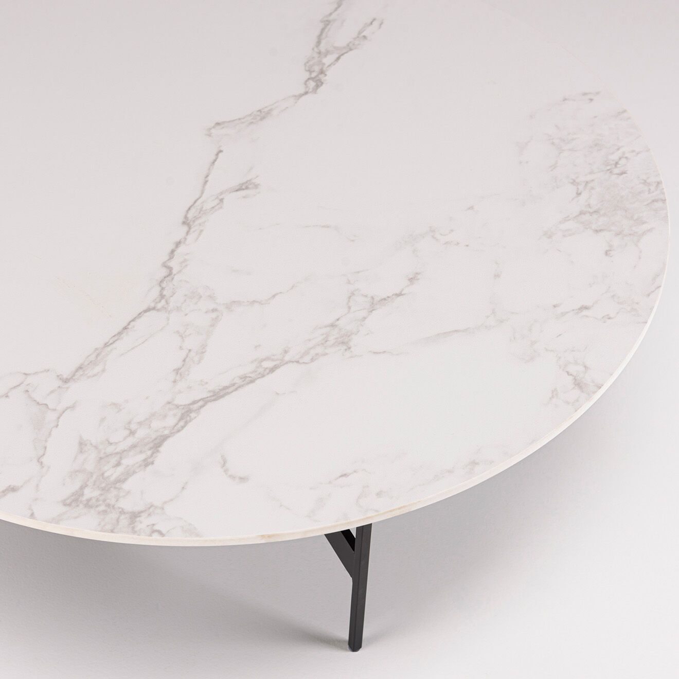 Macabane Table basse ronde plateau effet marbre Daly noir/blanc - 78x78 cm