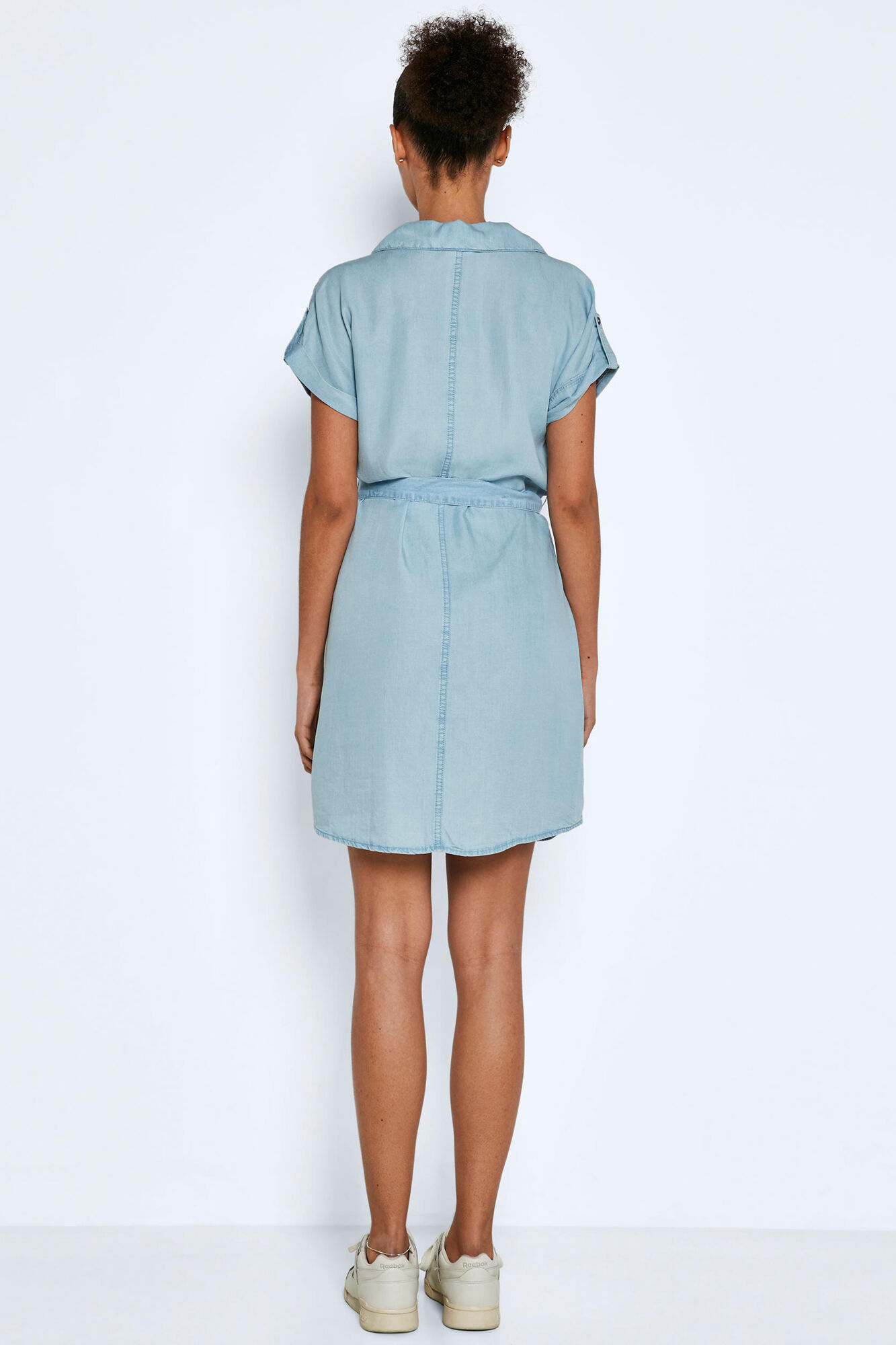 Vestido curto tipo camisa em Lyocell Tencel