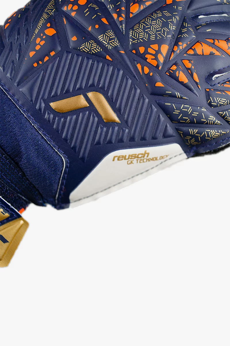 Reusch Attrakt Solid Torwarthandschuh