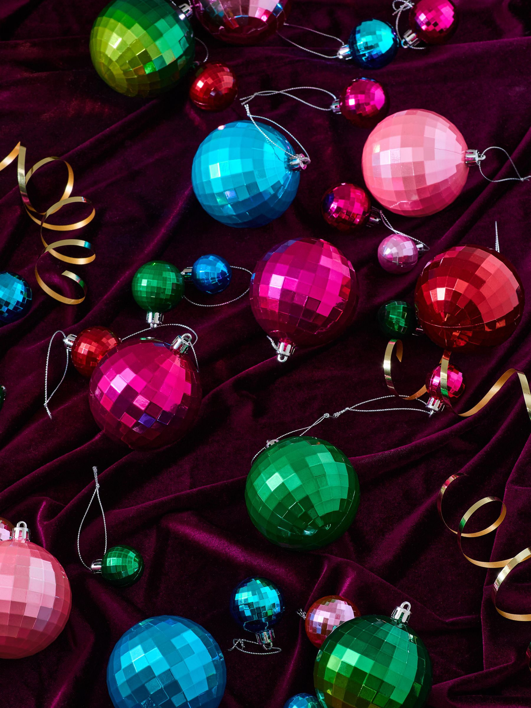Set van 50 onbreekbare kerstballen