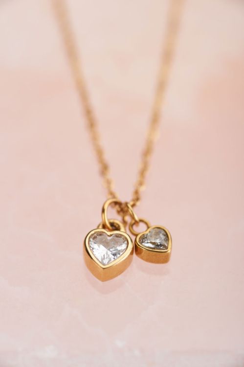 Ketting met twee strass hartjes