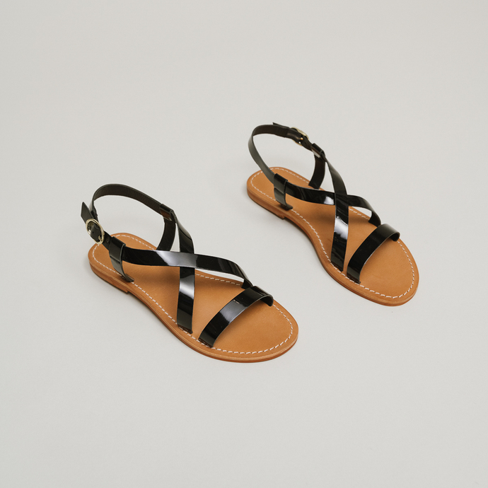 Sandales à brides croisées  en vernis noir