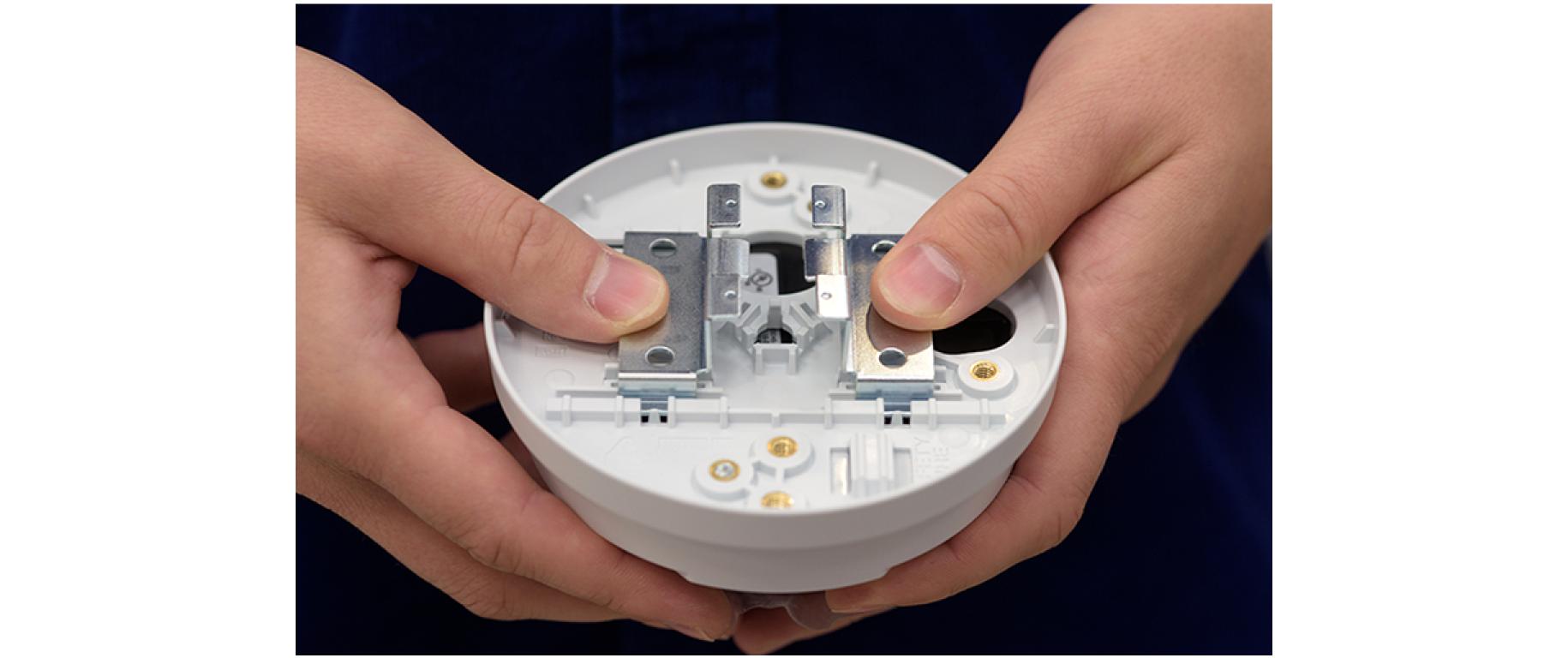 Deckenhalterung T91A23 für Rasterdecken Weiss 4 StückDeckenhalterung für Indoor