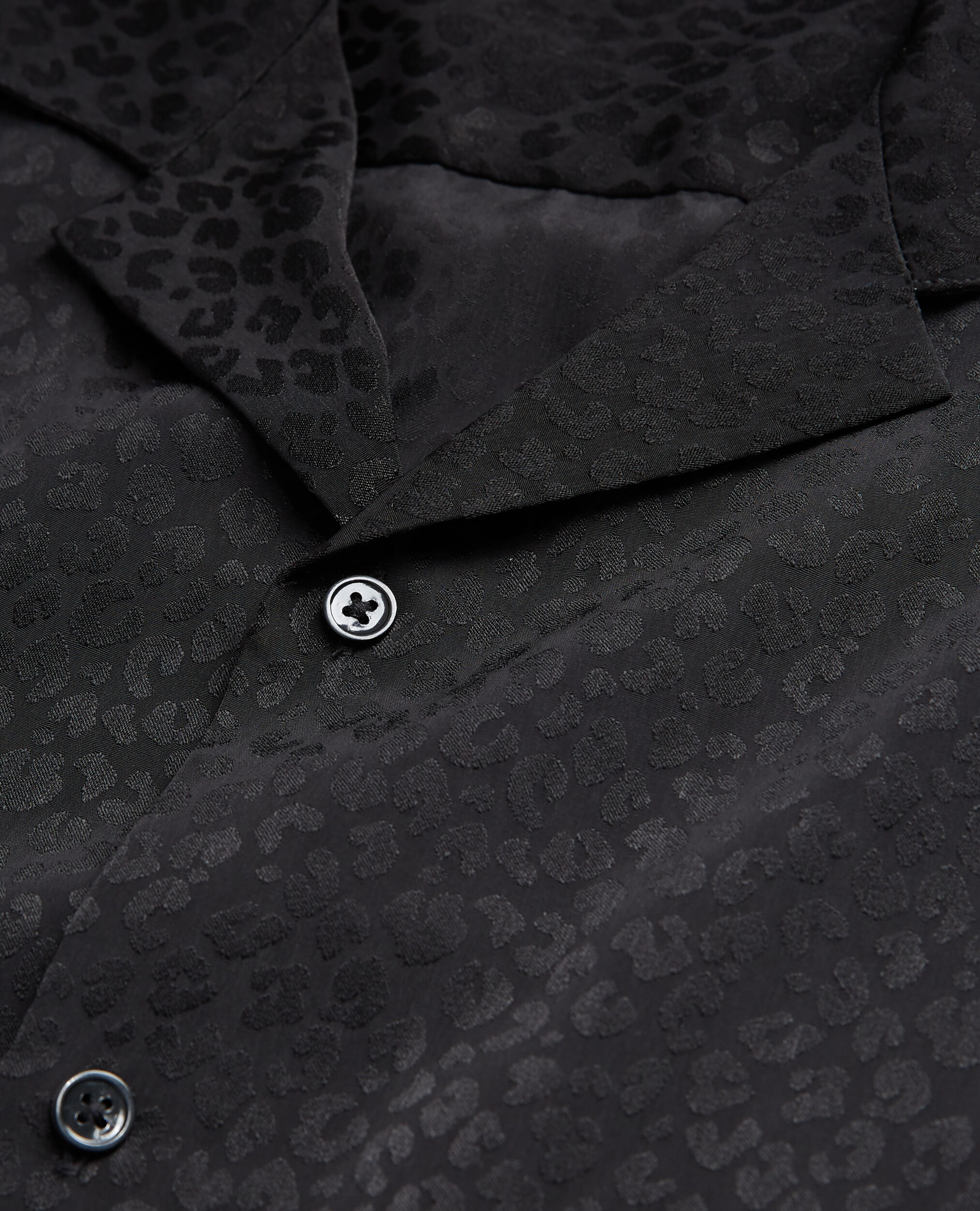 Chemise col hawaïen léopard noire