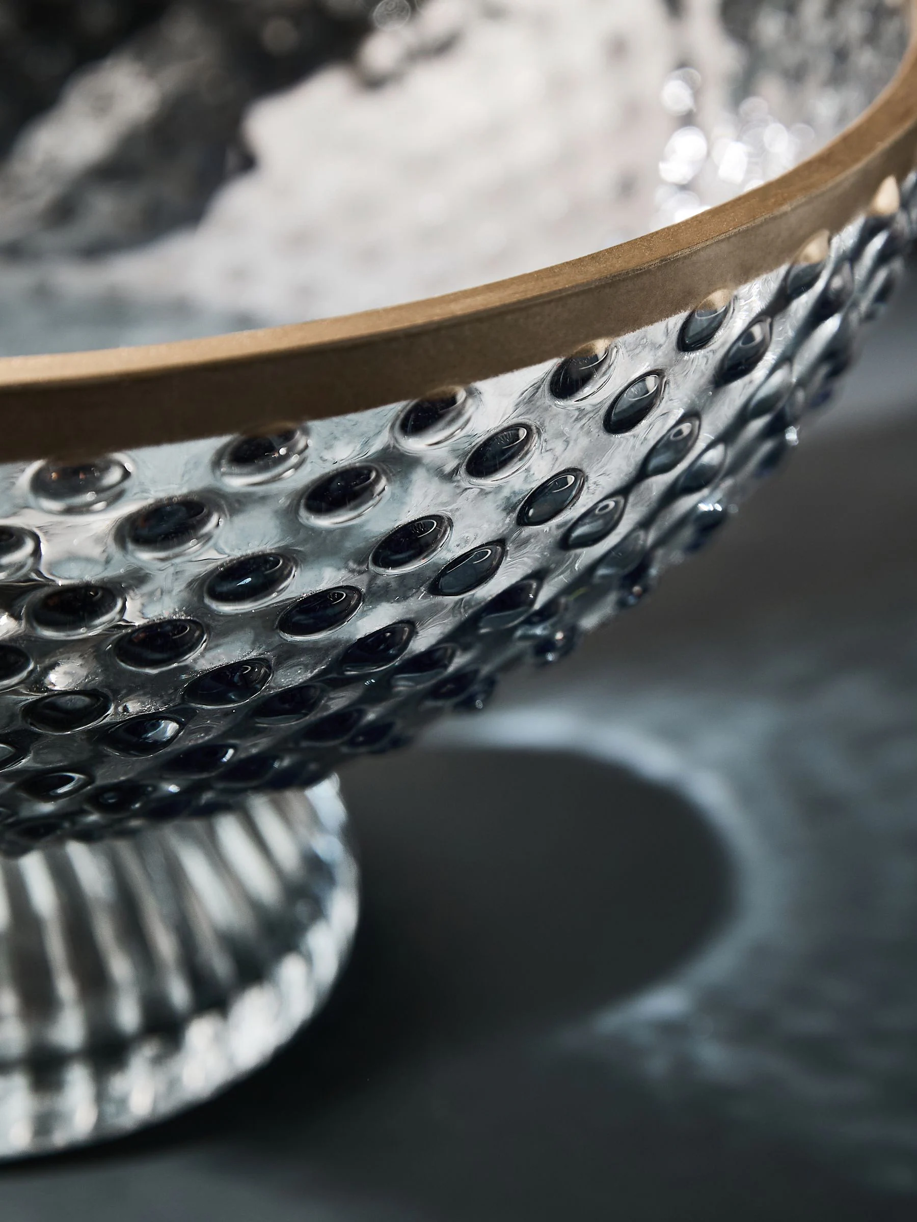 Decoratieve glazen schaal met ribbels