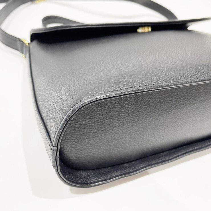 Yves Saint Laurent Vintage Yves Saint Laurent Crossbody Bag Black
