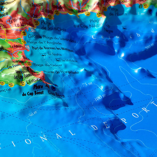 3D MAP - RELIEF GIENS ET LE ILES D OR 19.5CM X 29.5CM