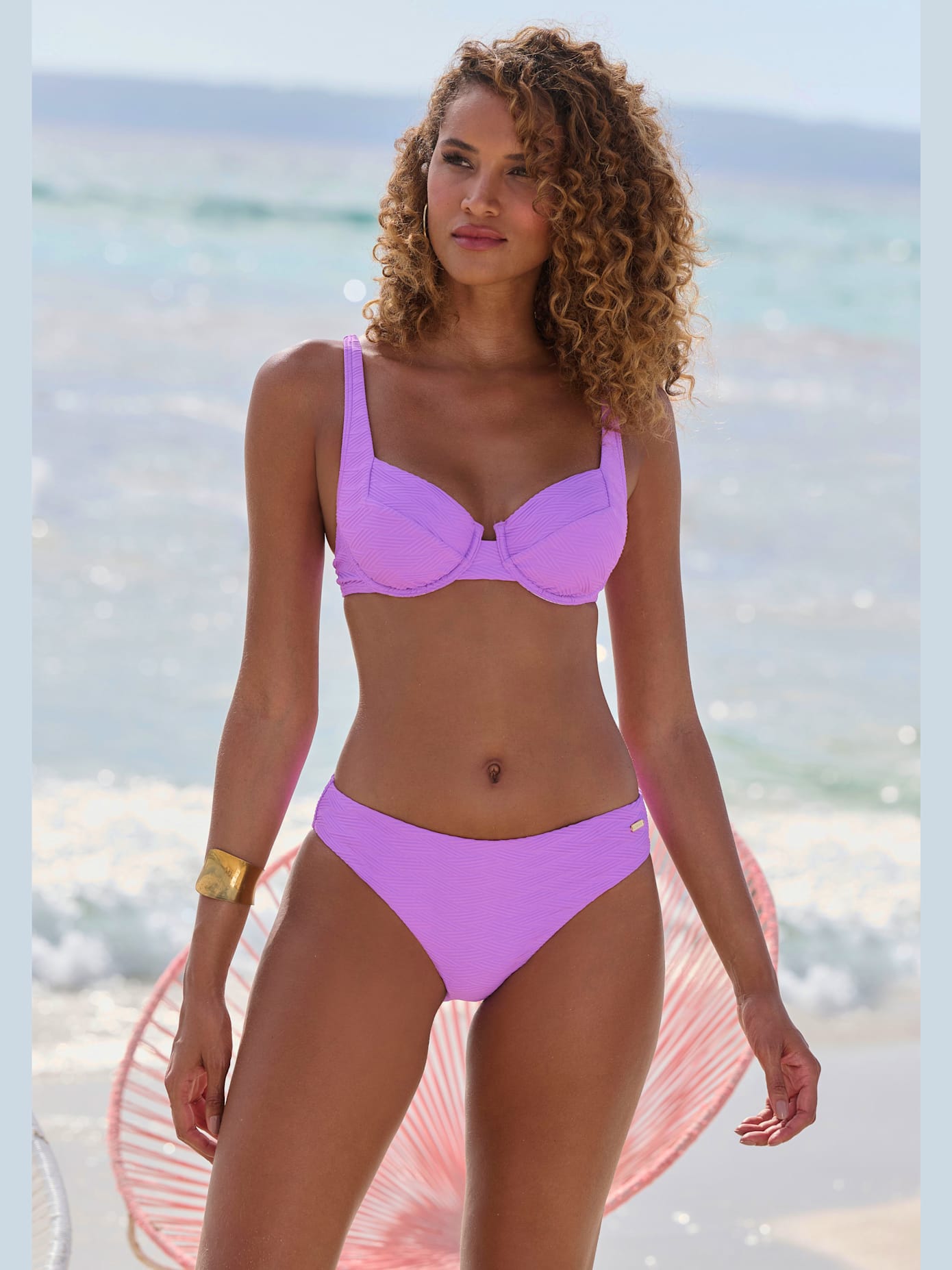 Bas de maillot de bain matière structurée aux couleurs tendances