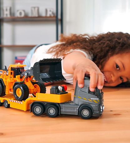 Majorette Spielzeug - Volvo Truck und Gummiziege m. Licht/Ton