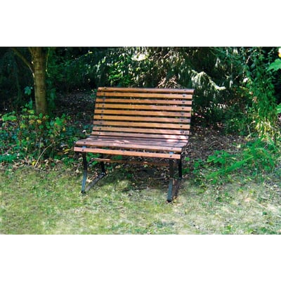 Kleine Gartenbank