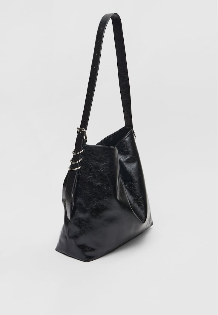 Bolsa tipo saco em couro sintético