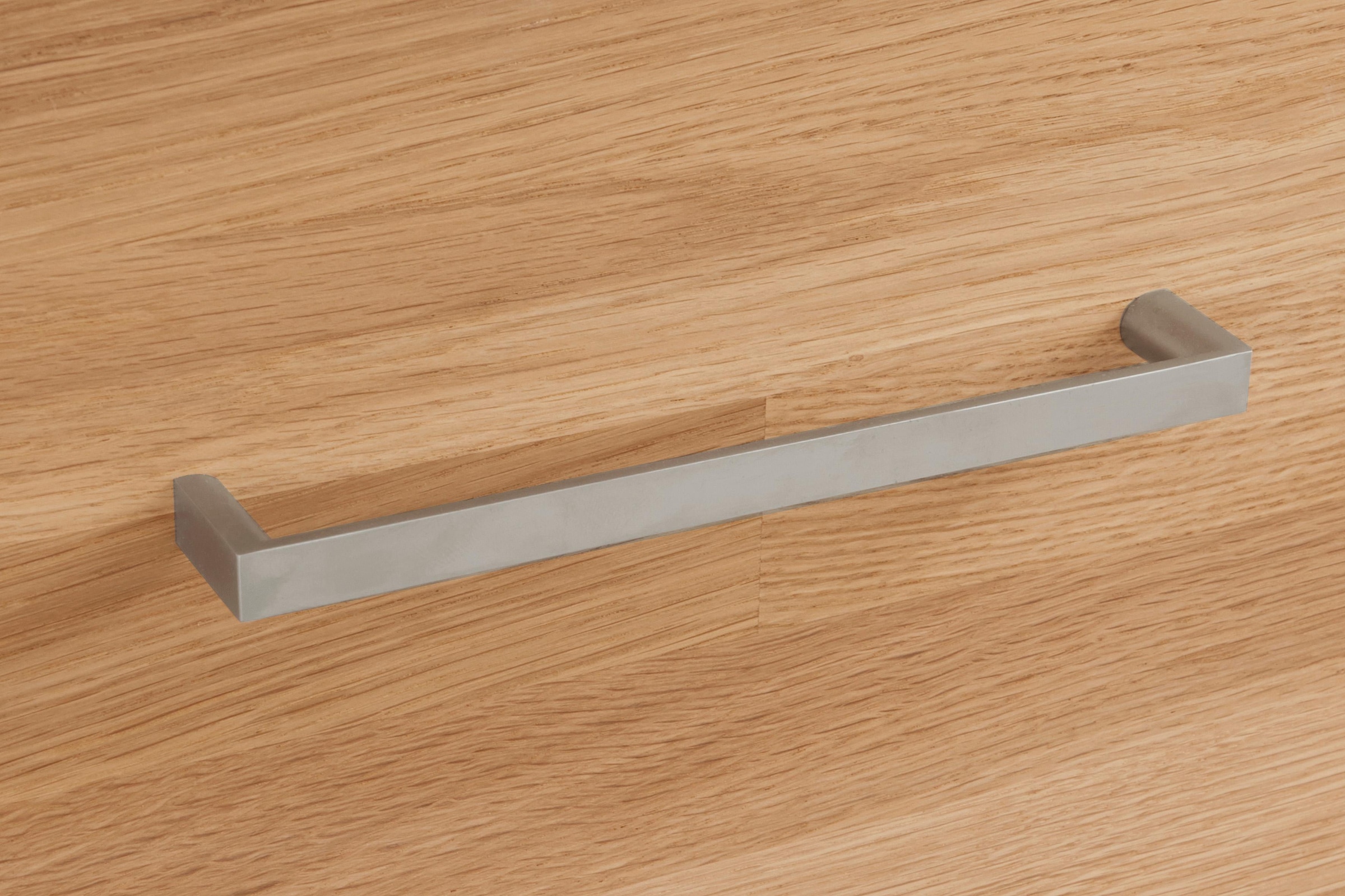 Home affaire Highboard »Ribe,85cm breit,115cm hoch, Fronten Massivholz,4 breite Fächer« Korpus Holzwerkstoff,2Türen mit  Glaseinsatz, Böden versetzbar
