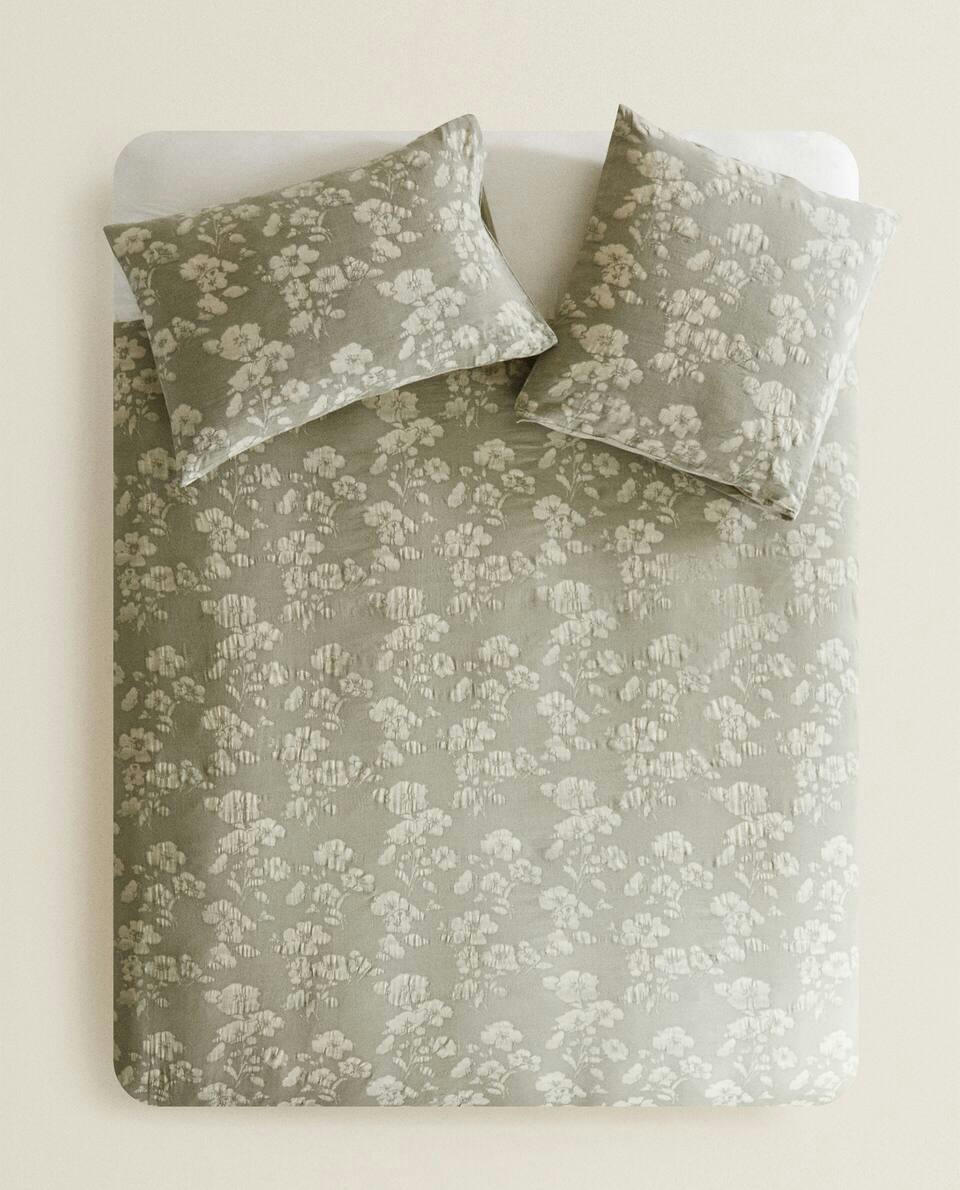 CAPA DE EDREDOM FLORAL EM JACQUARD