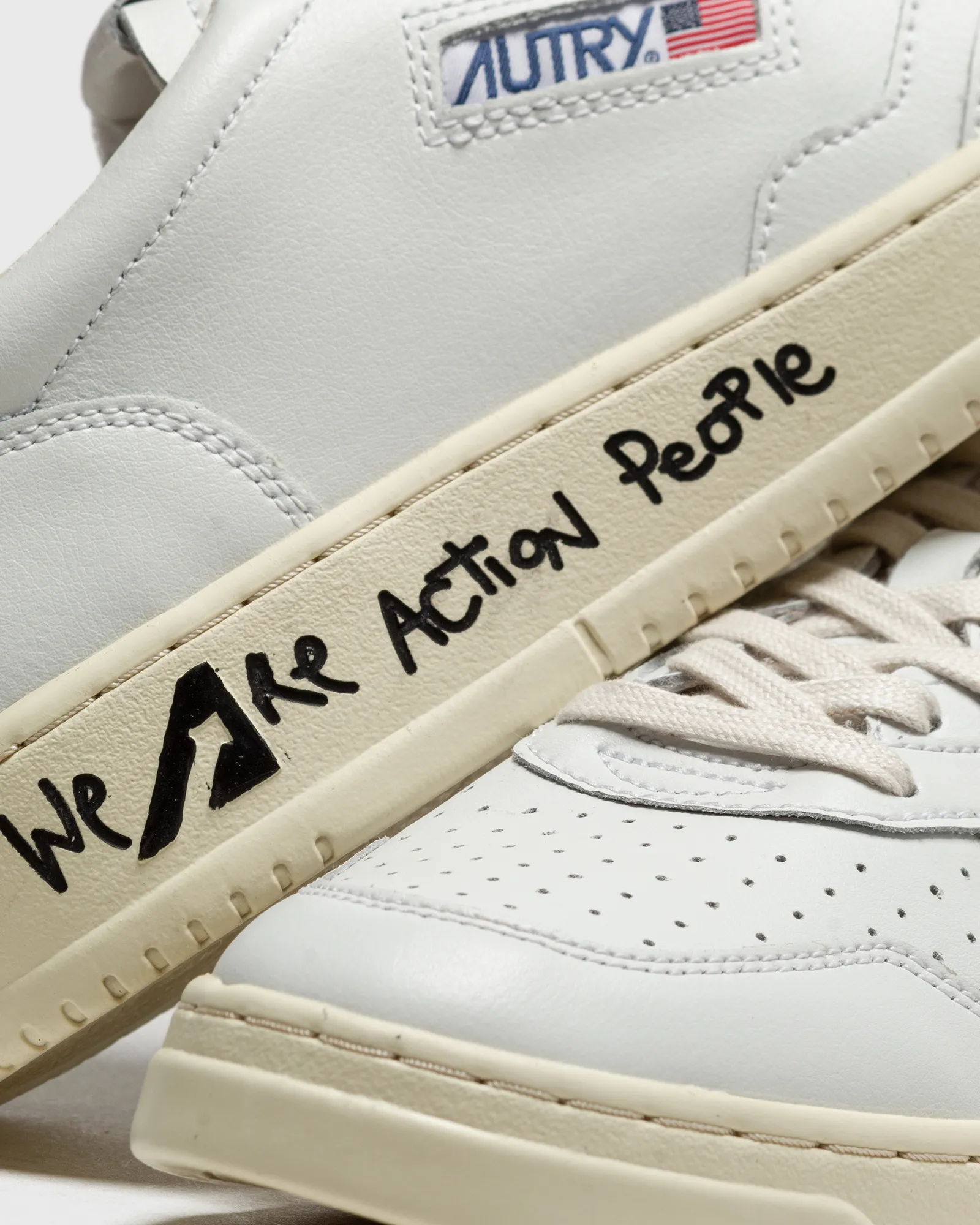 Autry Action Shoes MEDALIST LOW