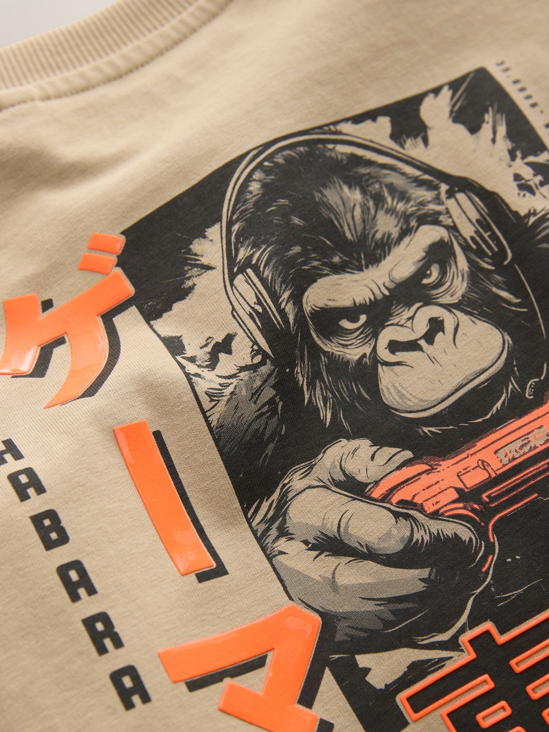 Kiezelkleurige Gorilla Gamer - Relaxed Fit Graphic Long Sleeve Cotton T-Shirt (3-16yrs)