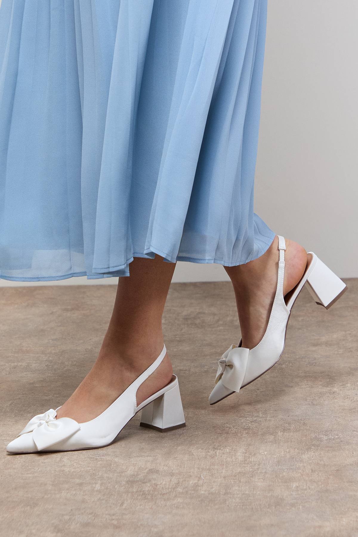 Oasis Escarpins Seala à Bride Arrière Talon Bloc Moyen avec Nœud en Satin