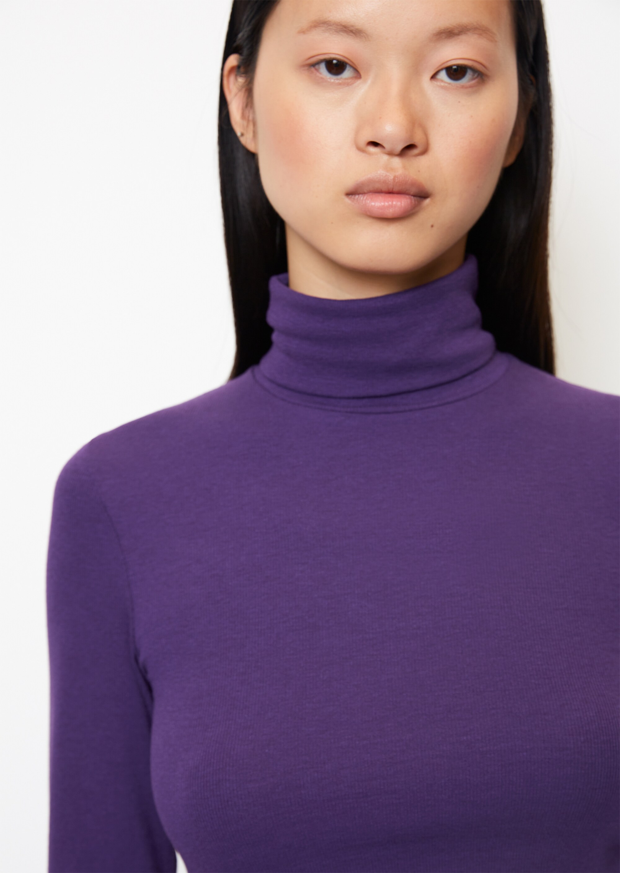 Rollkragen-Longsleeve aus soft geripptem Jersey