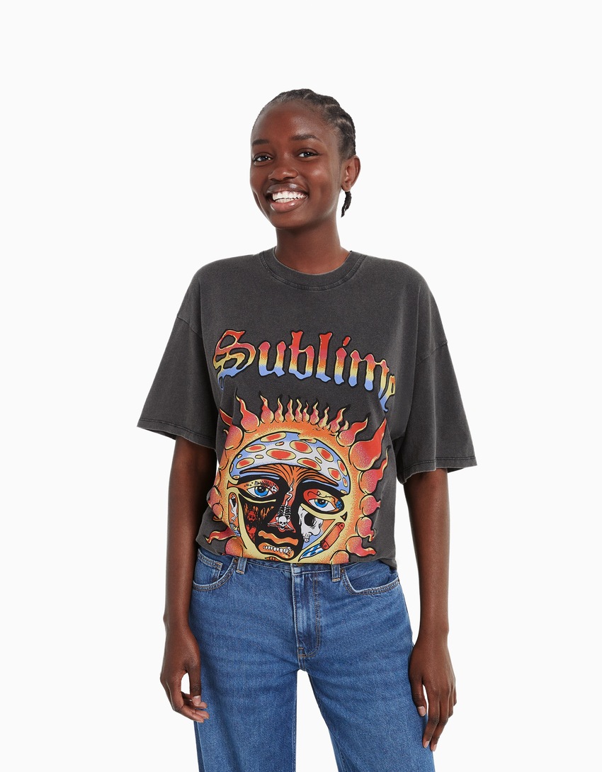 Camiseta de manga curta com estampa Sublime