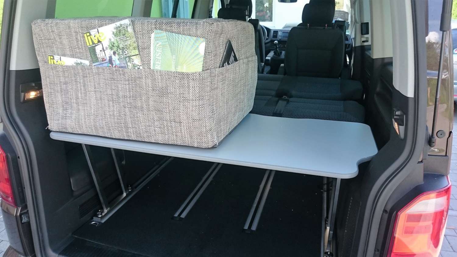 BusBoxx Konsole klappbar Gasdruckdämpfer T5 / T6 Multiflexboard