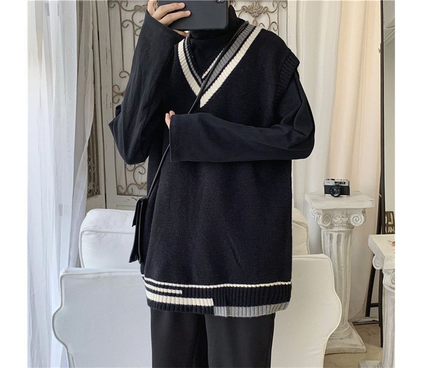 Acrius - Sweatervest met contrasterende rand en V-hals