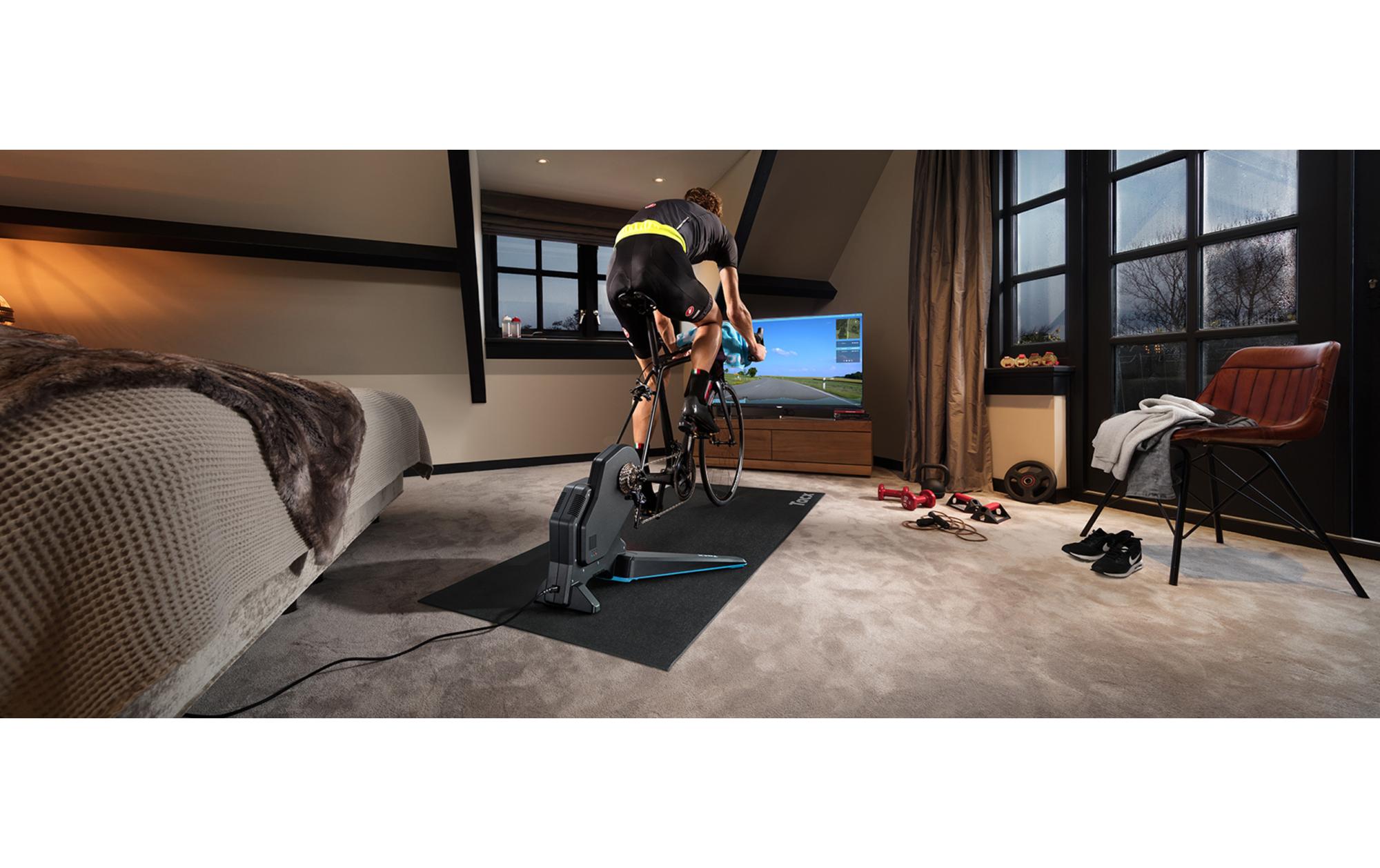 Rollentrainer Flux 2 Smart Elektrisch 2000 W<br>FLUX 2 Smart Indoor Trainer für Anspruchsvolle