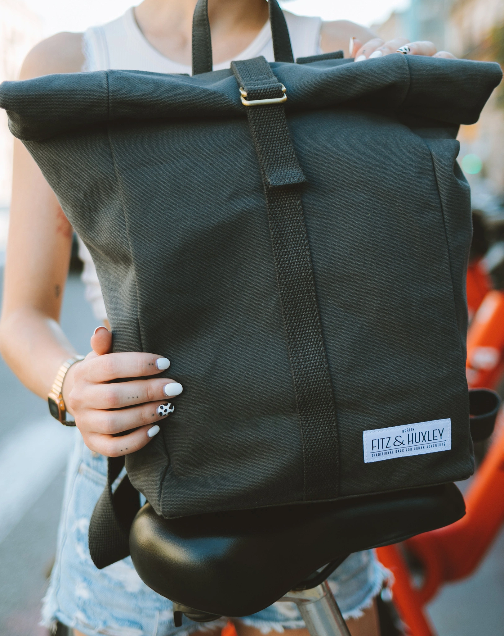 Fitz & Huxley Rolltop-Rucksack CONVEYOR 12l, vegan, grau
