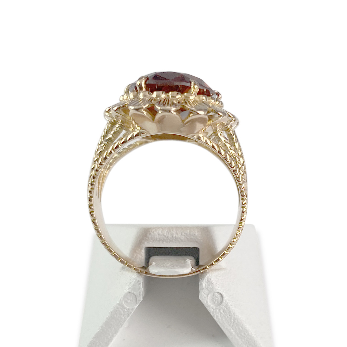 Bague d'occasion or 750 jaune corindon synthétique