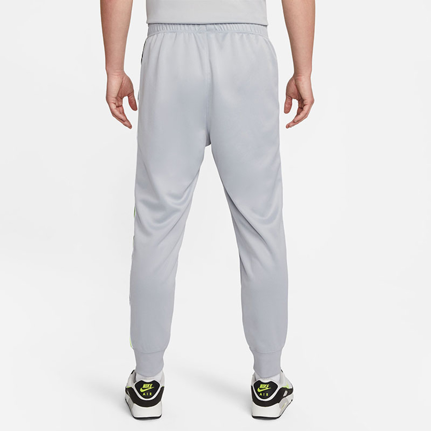 Nike Sportswear Repeat Trainingspak