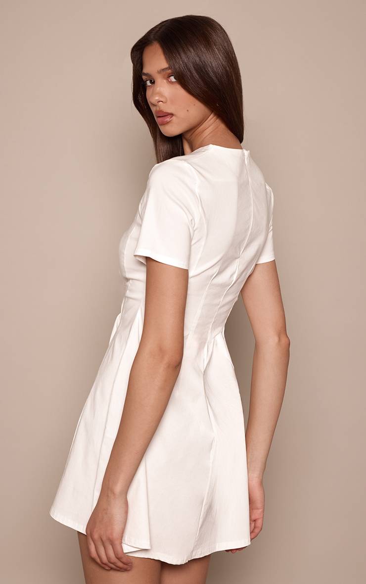 Crème Robe Droite À Manches Courtes