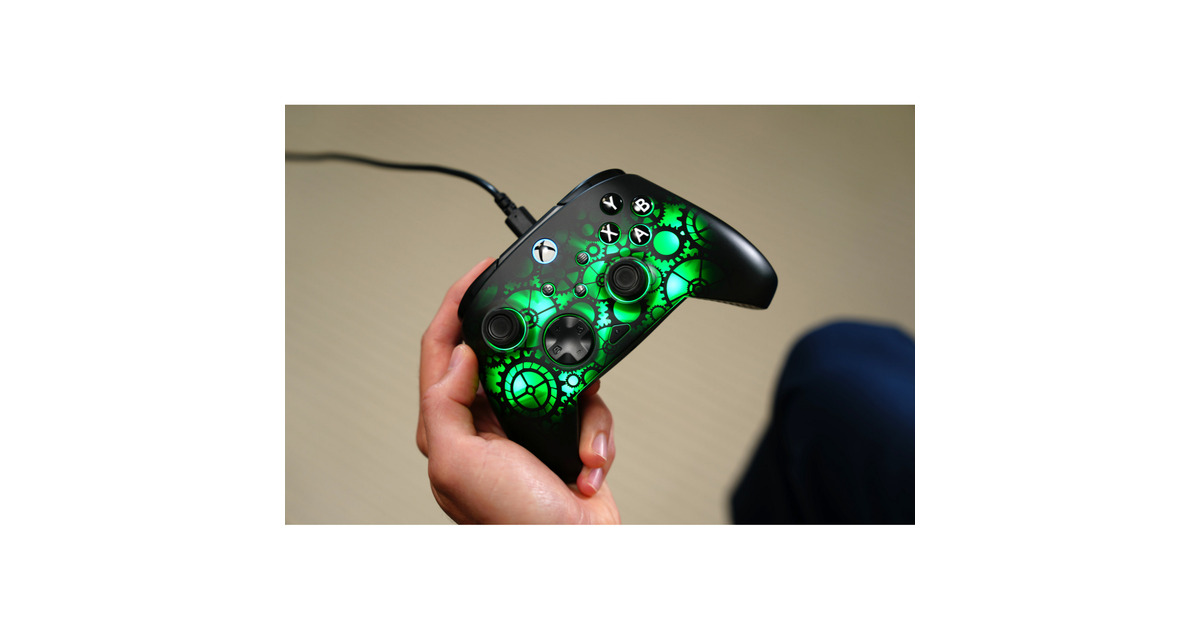 Turtle BeachAfterglow Ignite bekabelde RGB-gamingcontroller - Time Machine  (Zwart, Xbox Series X|S, Xbox One, Pc)