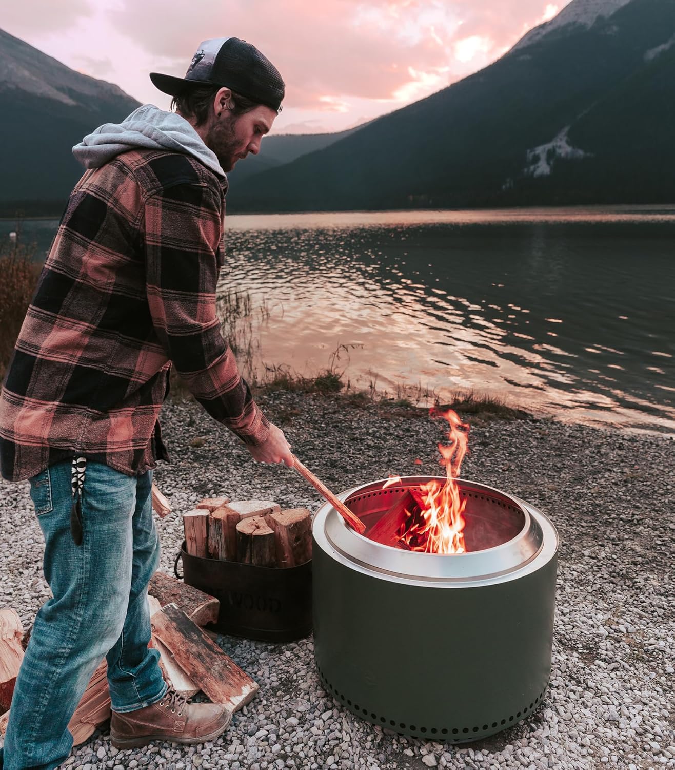 Solo Stove Feuerschale Yukon 2.0 mit Standfuß | Feuerstelle für Raucharme Holzverbrennung, Herausnehmbare Auffangschale, Mobile Outdoor Feuertonne, Edelstahl, 68,5 x 50,5 cm, 20 kg, Grün