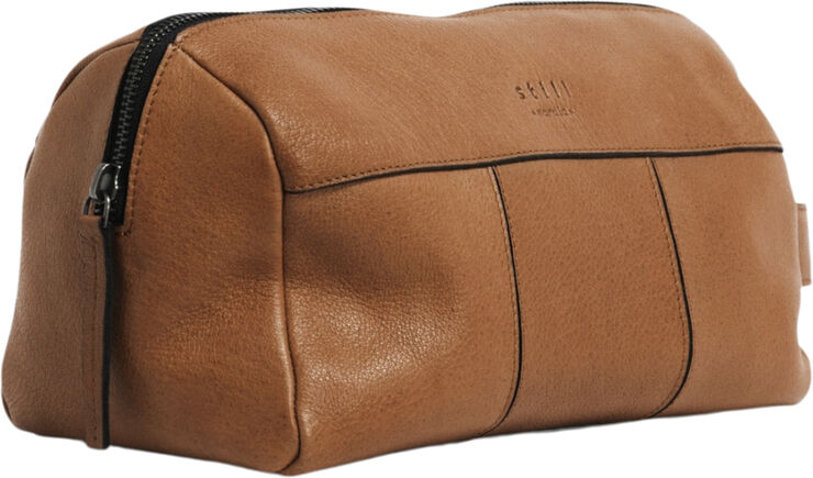 Still Nordic Richard Toiletry Bag Brandy