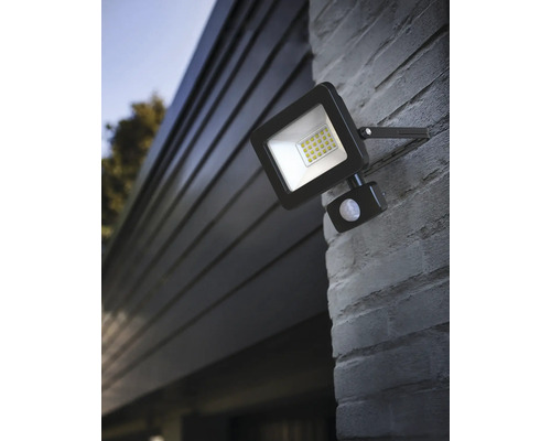 LED-sensorwandlamp IP44 30W 4950 lm 4000 K neutraal wit, netsnoer 3G1,0 mm² H05RN-F 0,3 m + snelsluiting, afmetingen (B x D x H): 153 x 65 x 191 mm