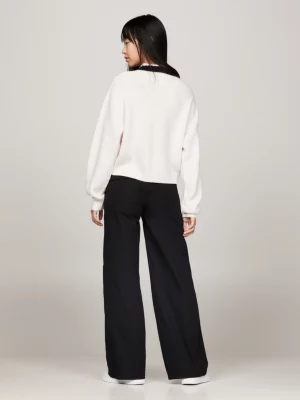 Blusa cropped quadrada com distintivo de bandeira