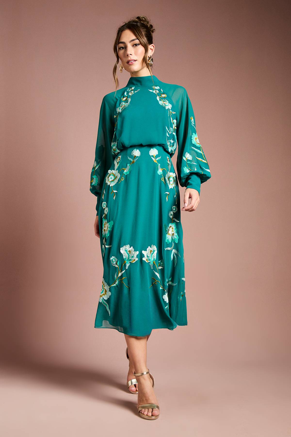 Coast Robe Mi-Longue à Col Montant et Manches Longues avec Broderies Florales