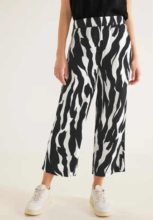 Loose Fit Hose mit Ikatprint - Black