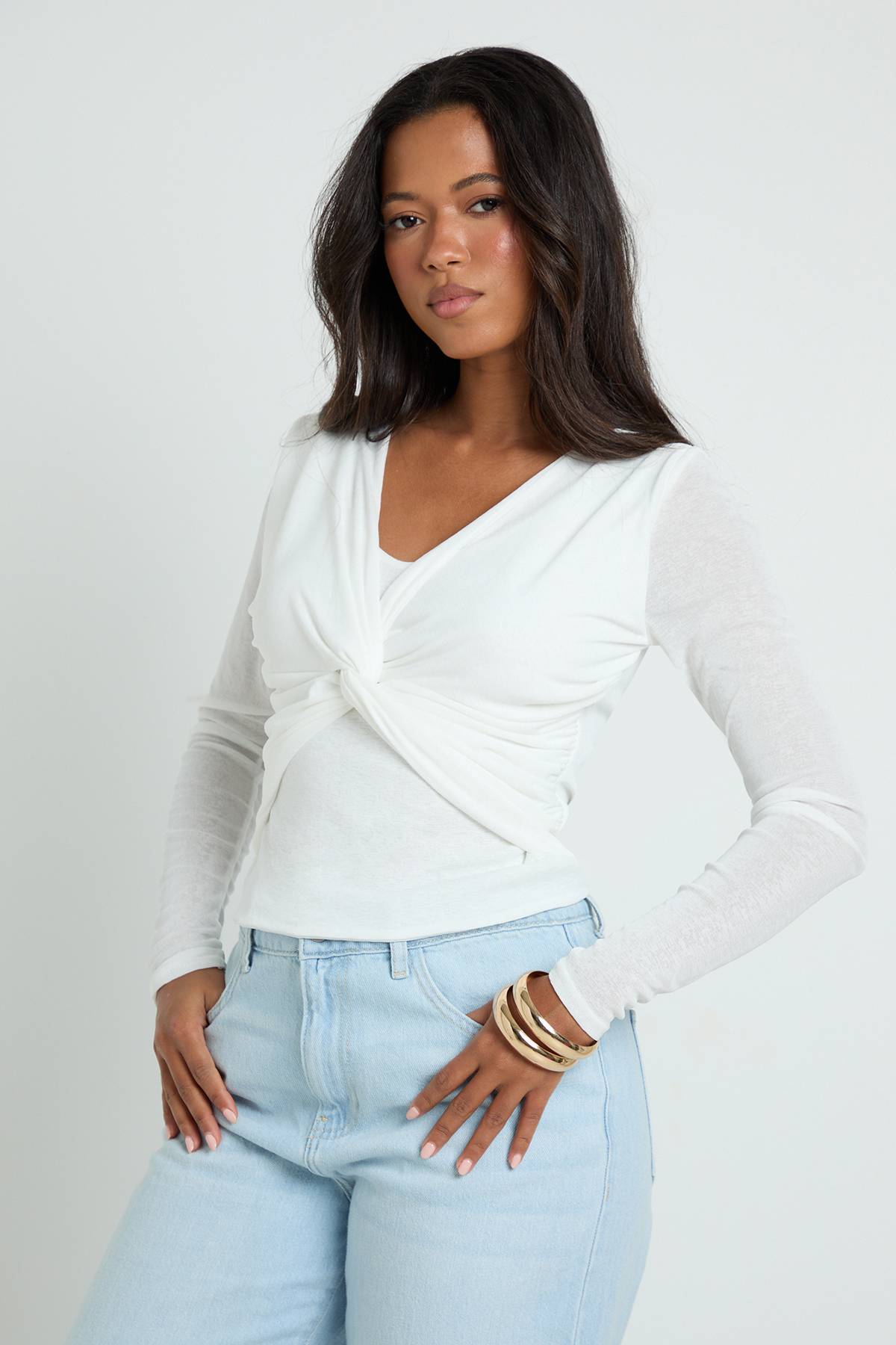 boohoo Haut À Manches Longues Transparent Texturé Avec Détail Torsadé Devant